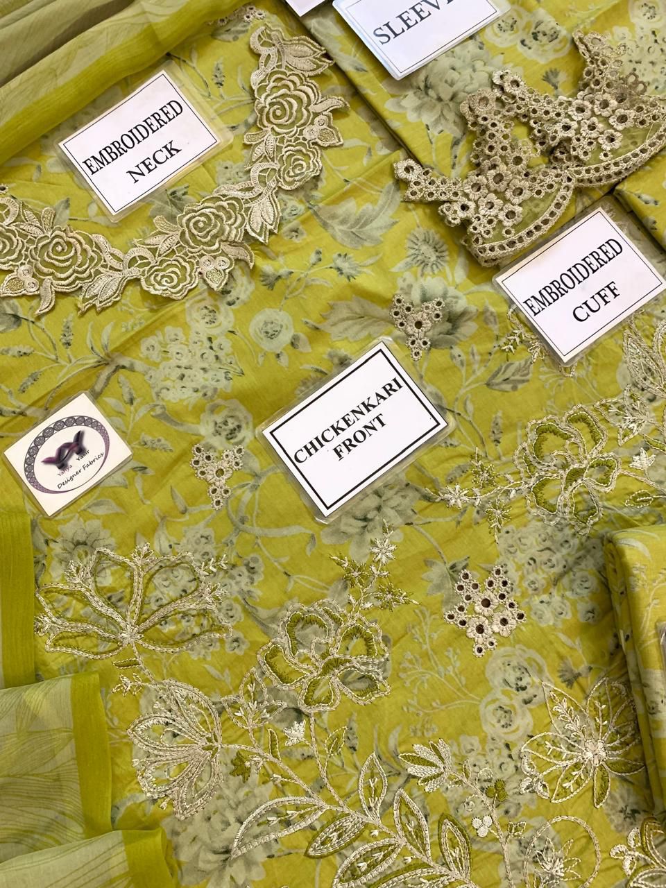 Iznik Lawn 3-Piece Suit with Embroidered Front & Chiffon Dupatta